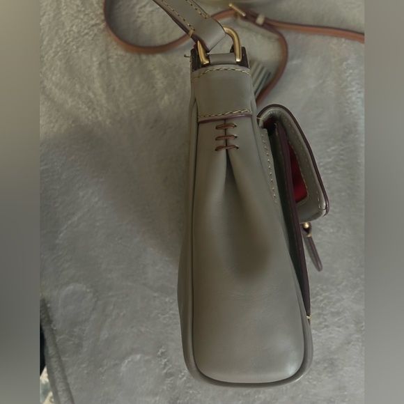 Dooney & Bourke Florentine Pocket Crossbody Ecru excellent like new condition - Picture 10 of 10